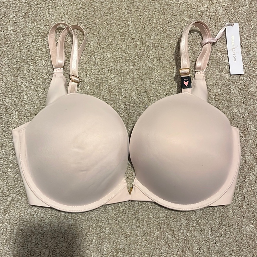 NWT Victoria’s Secret Push Up Freedom Cloud Bra 36DD